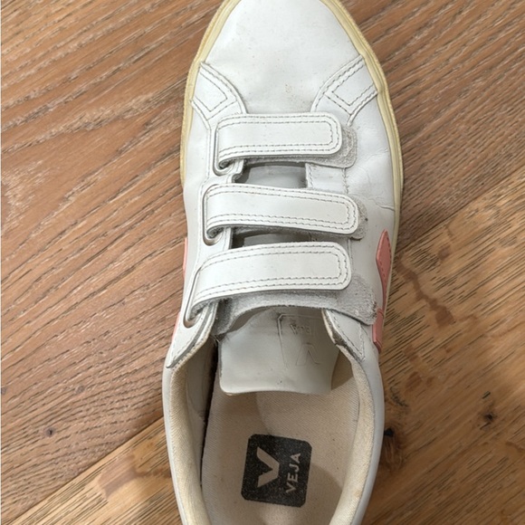 Veja Velcro sneakers - Picture 3 of 4
